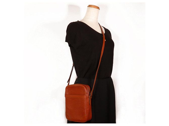 Borsa a Spalla Danube Epi Louis Vuitton Marrone - vista 19