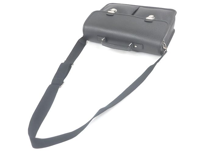 Borsa a Spalla Taiga Louis Vuitton Grigio - vista 5