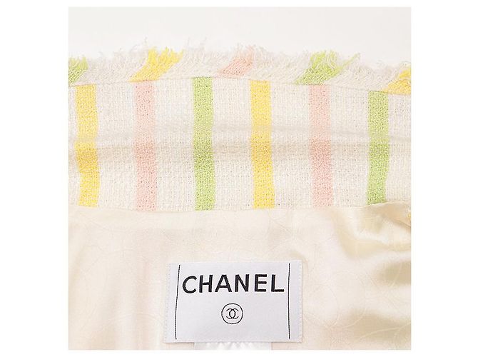 Chaqueta de tweed Chanel 04C P22464 Blanco - vista 6