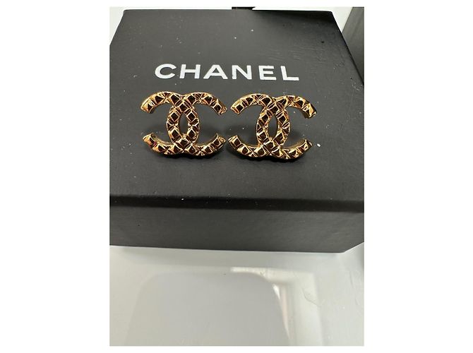 Chanel CC Dourado - vista 3