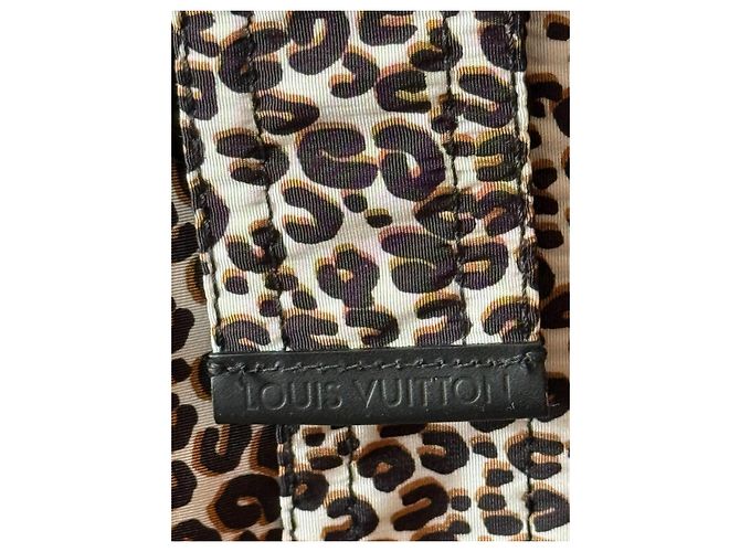 Abrigo Louis Vuitton con estampado de leopardo en poliamida - vista 12