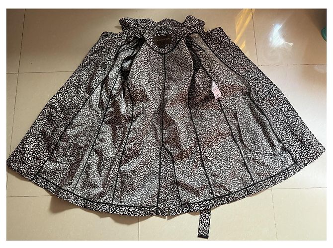 Abrigo Louis Vuitton con estampado de leopardo en poliamida - vista 4