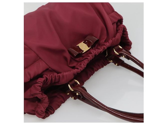 Borsa Tote Vala in Nylon Bordeaux e Oro Auth hk2907 di Salvatore Ferragamo D'oro Bordò - vista 6