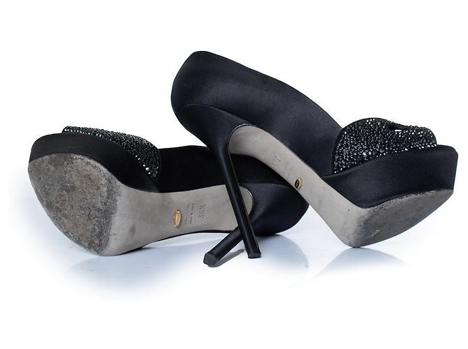 Sergio Rossi, décolleté in satin nero con strass - vista 7