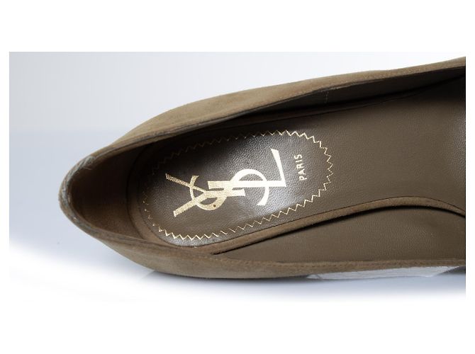 Yves Saint Laurent, décolleté in suede Tribute Marrone - vista 8