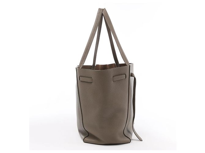 Céline Celine Cabas Phantom Kleine Schultertasche aus Leder in Taupe - Ansicht 5