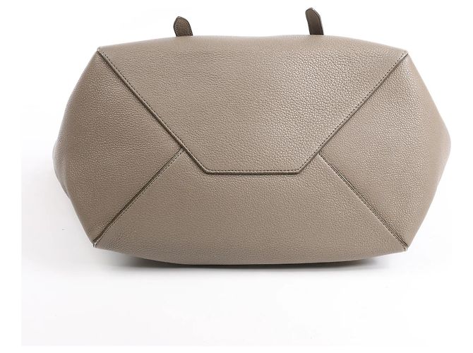 Céline Celine Cabas Phantom Kleine Schultertasche aus Leder in Taupe - Ansicht 9
