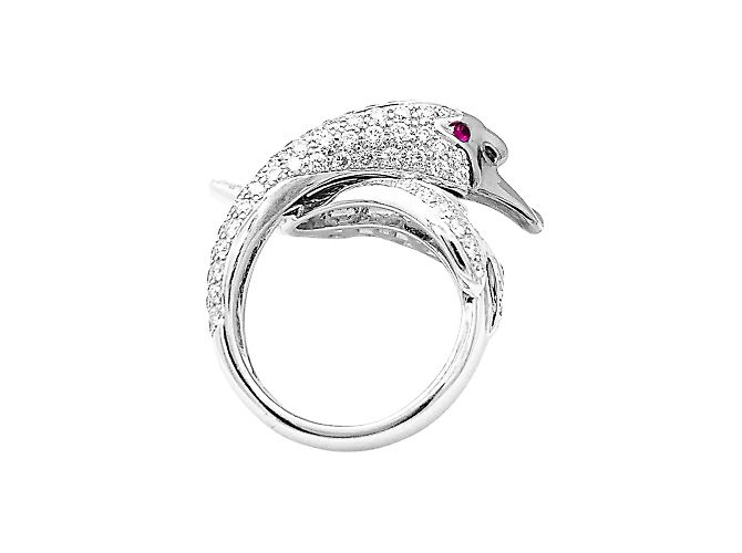 Anello Boucheron, "Animali da Collezione: "Cypris, il Cigno", oro bianco, diamanti, rubini. - vista 3