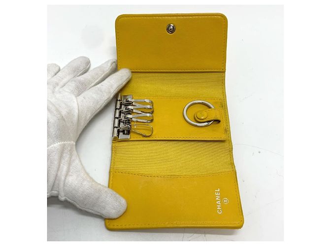Portachiavi CC a 4 anelli Diamond Coco Mark di Chanel Giallo - vista 10