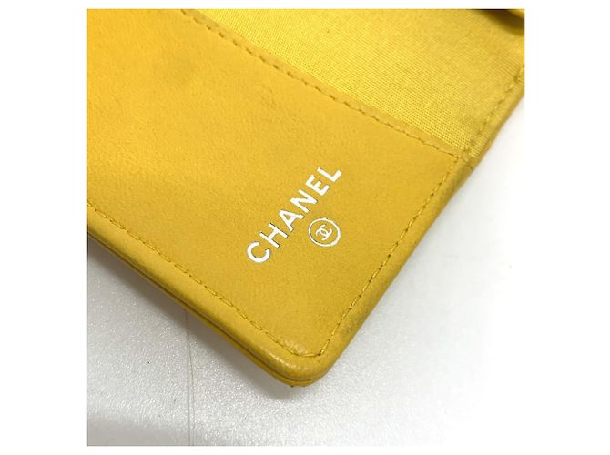 Portachiavi CC a 4 anelli Diamond Coco Mark di Chanel Giallo - vista 14