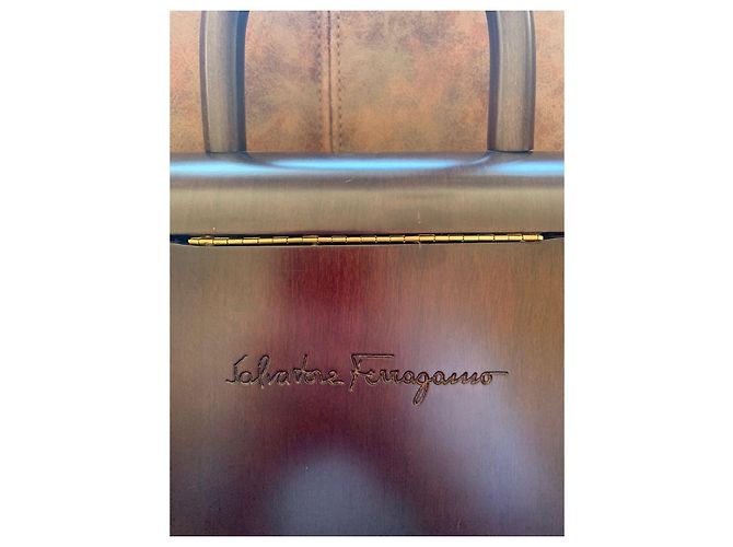 Bolso Salvatore Ferragamo Gancini de madera chocolate - vista 3