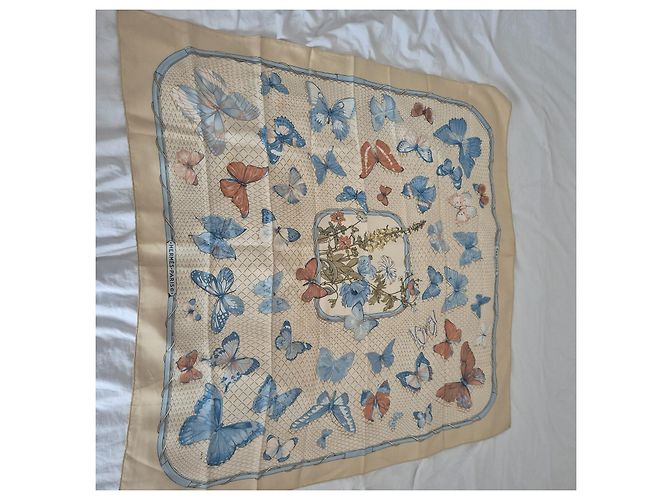 Foulard in seta Hermès The Butterflies 90x90 - vista 5