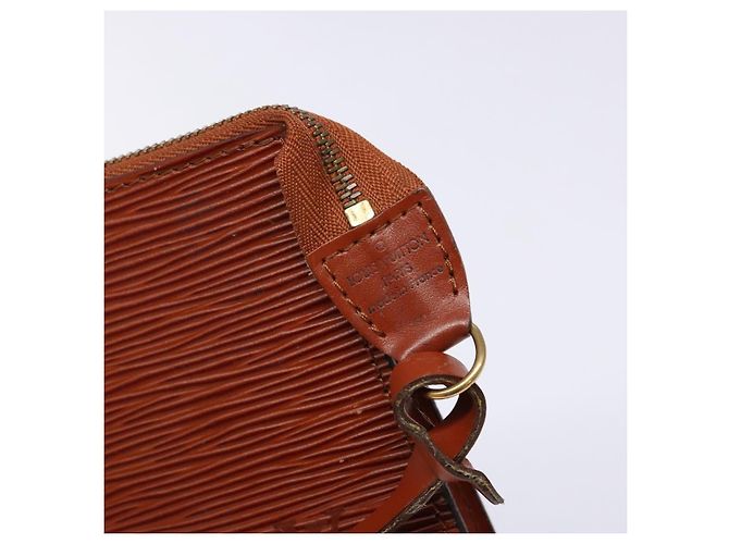 LOUIS VUITTON Epi Pochette Accesorios Pouch Marrón M52953 Auth hk2893 Castaño - vista 17