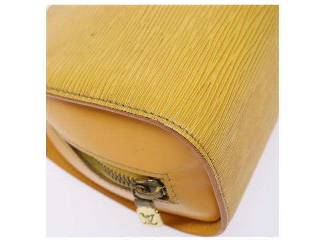 LOUIS VUITTON Pochette Dauphine GM Epi Giallo LV Auth 140087 - vista 14
