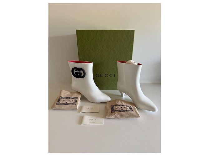 Botines Gucci Interlocking de goma blancos - vista 2