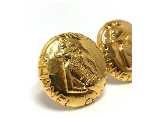 Orecchini rotondi Mademoiselle Vintage di Chanel D'oro - vista 2
