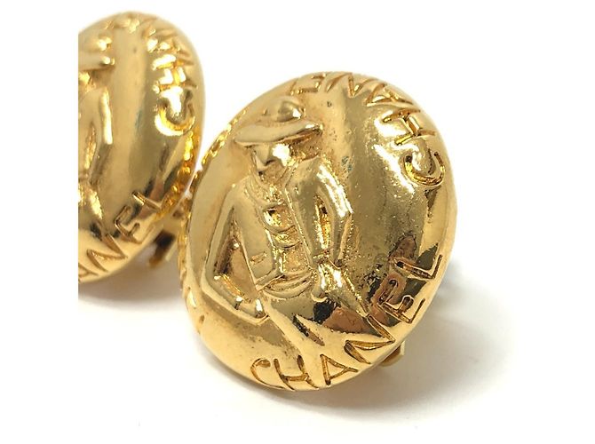 Orecchini rotondi Mademoiselle Vintage di Chanel D'oro - vista 5