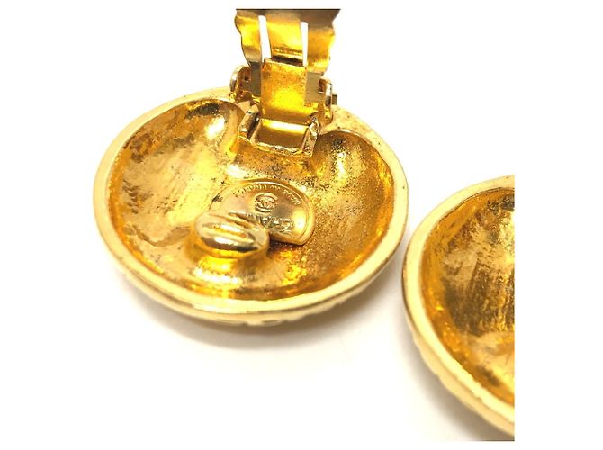 Orecchini rotondi Mademoiselle Vintage di Chanel D'oro - vista 6