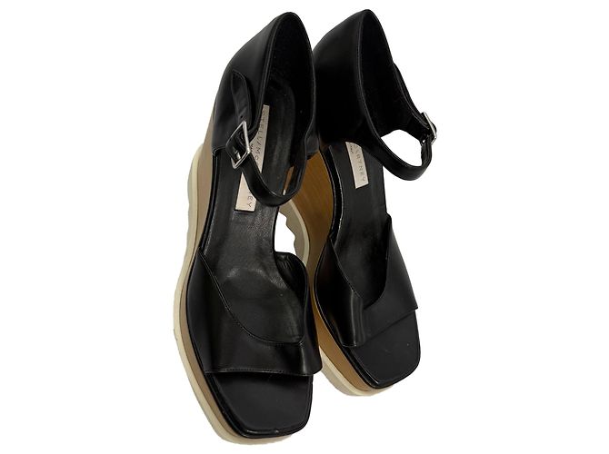 Stella Mc Cartney Sandali con zeppa Elyse in pelle nera di Stella McCartney Nero - vista 7