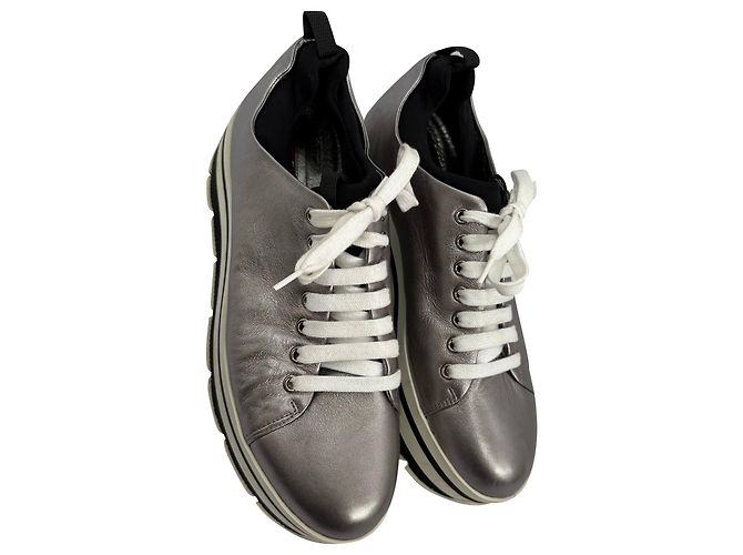 Sneakers platform Prada in pelle argento Metallico - vista 8
