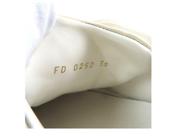 Baskets en cuir Monogram Time Out de Louis Vuitton Blanc - vue 13