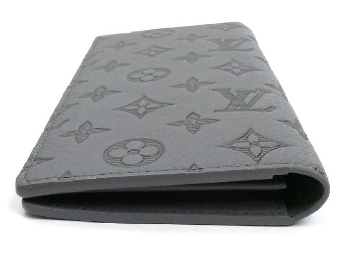 Cartera Larga Brazza Monogram Shadow de Louis Vuitton Gris - vista 3