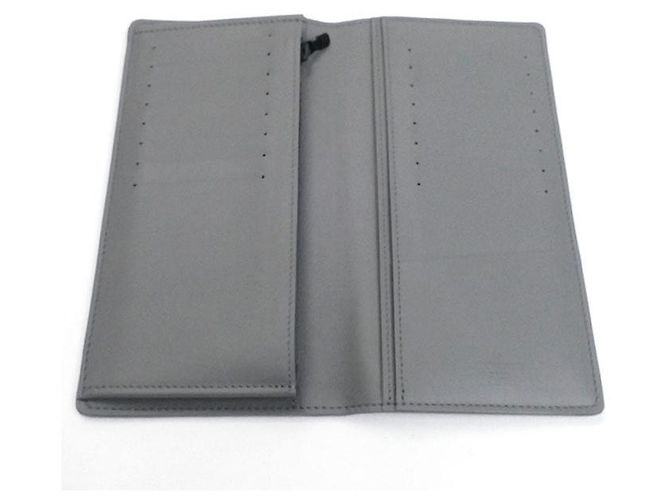 Cartera Larga Brazza Monogram Shadow de Louis Vuitton Gris - vista 4
