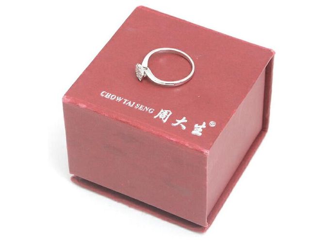 Autre Marque Chow Tai Seng Flower Diamant Ring aus Au750 Silber - Ansicht 9
