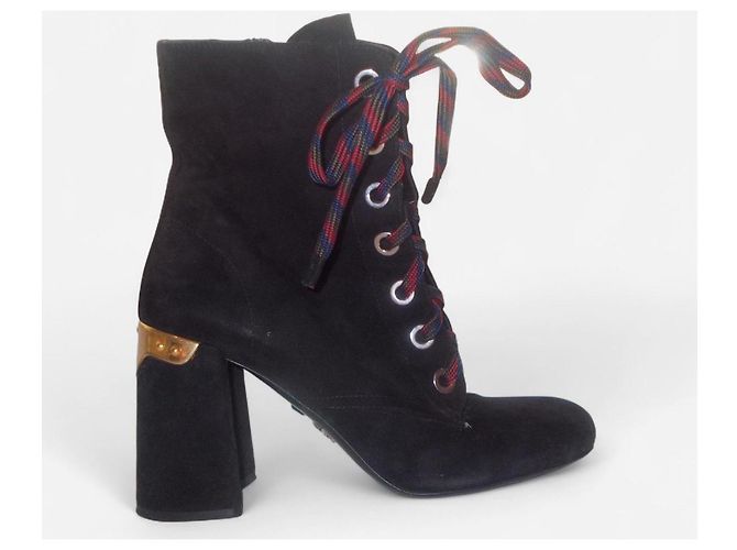 Stivaletti Prada in suede con lacci neri e dettagli dorati Nero Gold hardware - vista 2