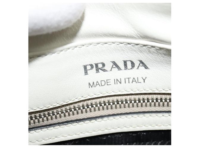 Prada Bolsa de Ombro de Couro Branca Prata Auth BA5096 Branco - vista 19