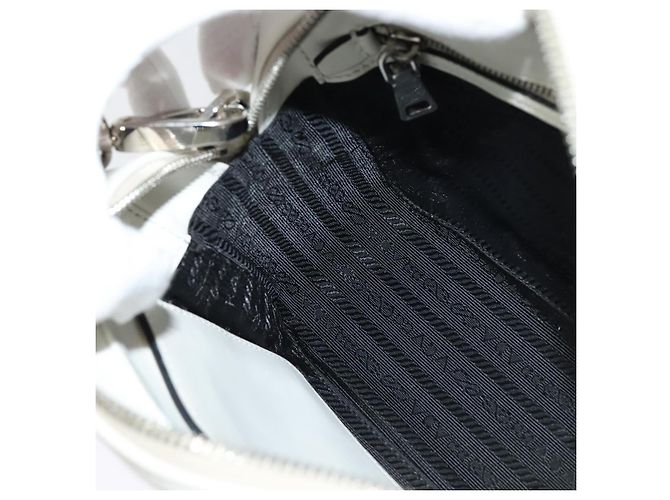 Prada Bolsa de Ombro de Couro Branca Prata Auth BA5096 Branco - vista 21