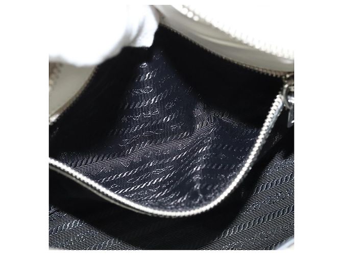Prada Bolsa de Ombro de Couro Branca Prata Auth BA5096 Branco - vista 22