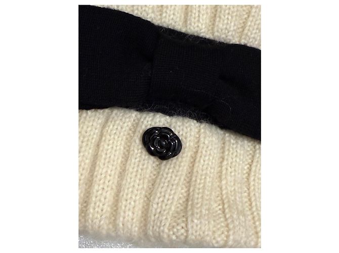 Muffole Chanel in Cachemire Nere e Beige Nero - vista 3