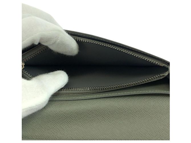 Cartera Larga Monograma Brazza de Louis Vuitton Gris - vista 9