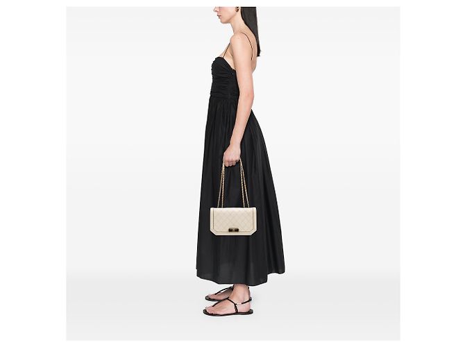 Chanel Blanco Medio Cuero Acolchado Octagonal Cierre CC Crudo - vista 12