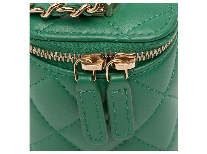Vanity Chanel Mini CC Verde in Pelle di Agnello Trapuntata con Manico e Catena - vista 7