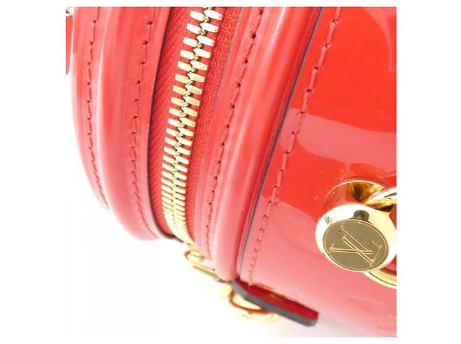 Sac à main Louis Vuitton Vernis Cannes PM Rouge - vue 6