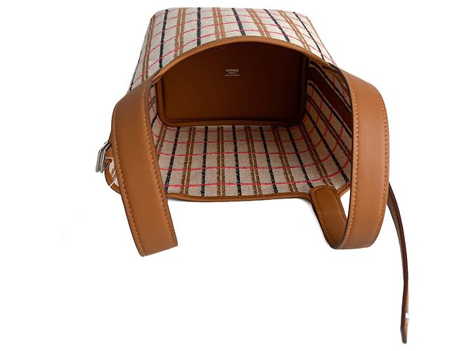 Hermès Picotin 18 Canvas Lock Abdeckung Quadrat Eimerhandtasche Karamell - Ansicht 8