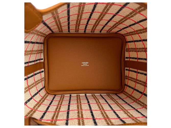 Hermès Picotin 18 Canvas Lock Abdeckung Quadrat Eimerhandtasche Karamell - Ansicht 9