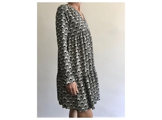 Autre Marque Fließendes Schwarz und Off-White Bedrucktes Kleid - Genesis. Größe 1 (38-40) Aus weiß - Ansicht 13