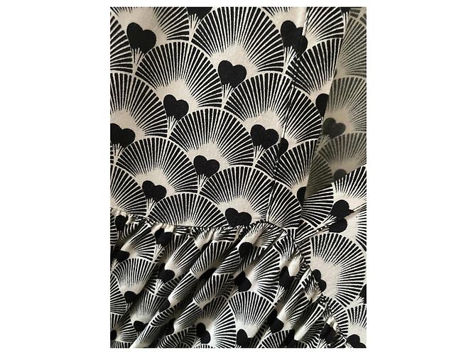Autre Marque Fließendes Schwarz und Off-White Bedrucktes Kleid - Genesis. Größe 1 (38-40) Aus weiß - Ansicht 17