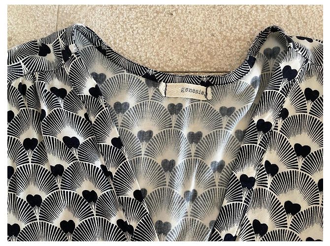 Autre Marque Fließendes Schwarz und Off-White Bedrucktes Kleid - Genesis. Größe 1 (38-40) Aus weiß - Ansicht 6