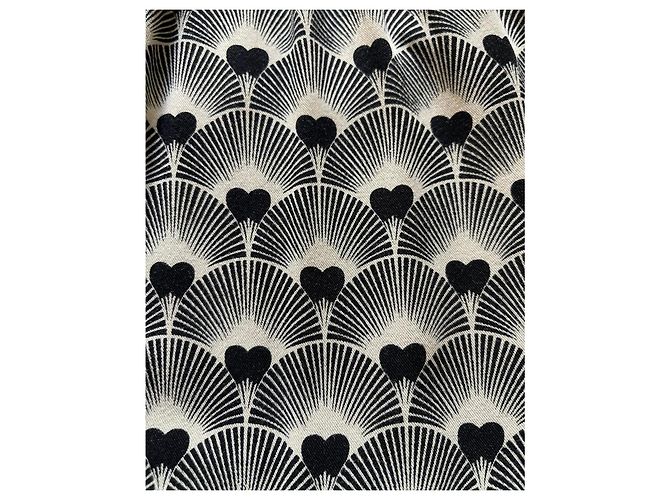 Autre Marque Fließendes Schwarz und Off-White Bedrucktes Kleid - Genesis. Größe 1 (38-40) Aus weiß - Ansicht 9