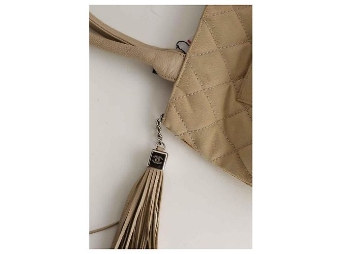 Medaillon Chanel Borsa Tote Medaglione in Pelle Beige - vista 6