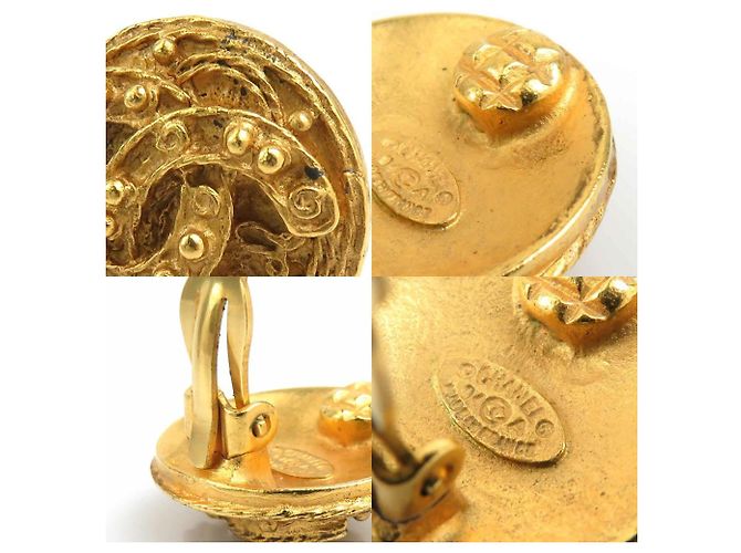 Orecchini a clip in metallo dorato Chanel Coco Mark D'oro - vista 5