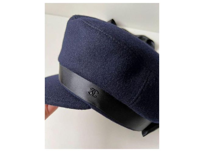 Cappello in feltro blu Chanel con nastri in gros-grain Multicolore - vista 17