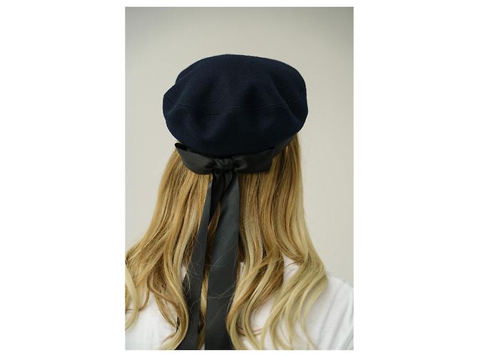 Cappello in feltro blu Chanel con nastri in gros-grain Multicolore - vista 19