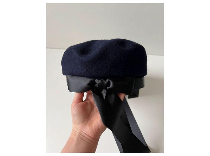 Cappello in feltro blu Chanel con nastri in gros-grain Multicolore - vista 2