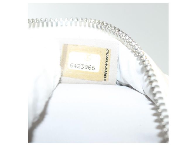 Borsa portabottiglie sportiva CHANEL in nylon bianco argento CC Auth bs28661 - vista 21