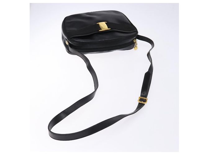 Borsa a Spalla Vala in Pelle Nera e Oro Auth BA5416 di Salvatore Ferragamo Nero D'oro - vista 7